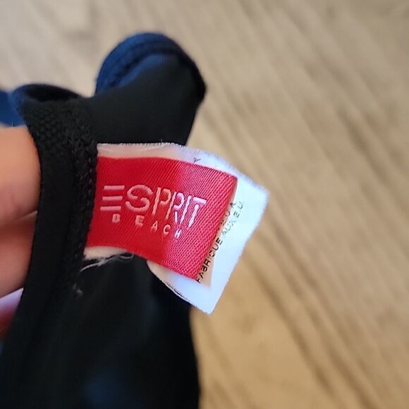XSĀ black bikini swim topāEspritāš¤ - Picture 4 of 6